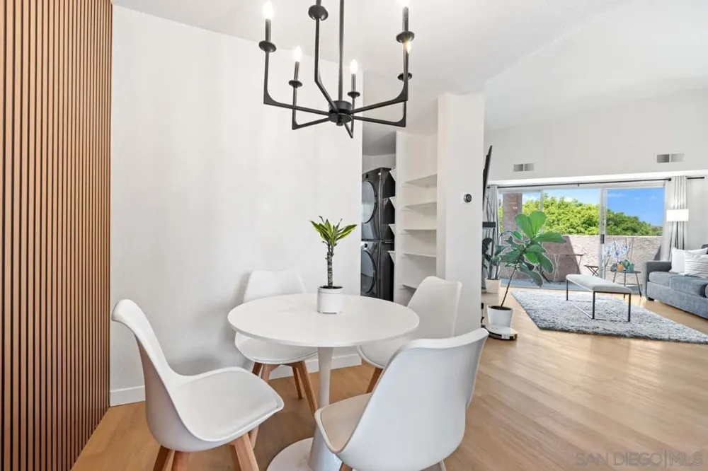 7048 Camino Degrazia #237 San Diego, CA 92111