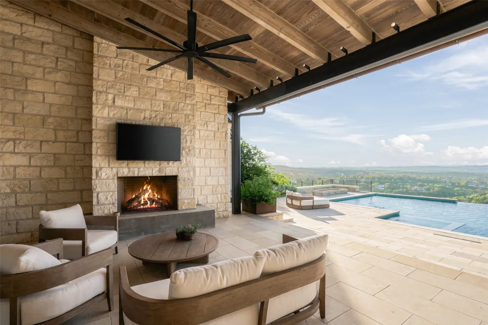 24 Cousteau Lane Austin, TX 78746