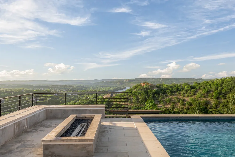 24 Cousteau Lane Austin, TX 78746