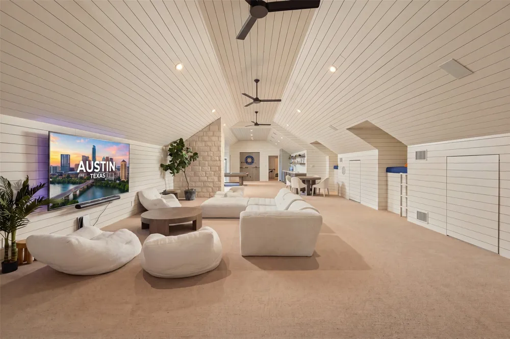 24 Cousteau Lane Austin, TX 78746