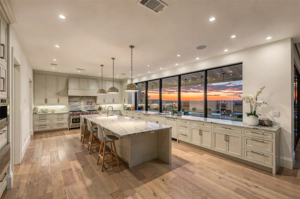 24 Cousteau Lane Austin, TX 78746
