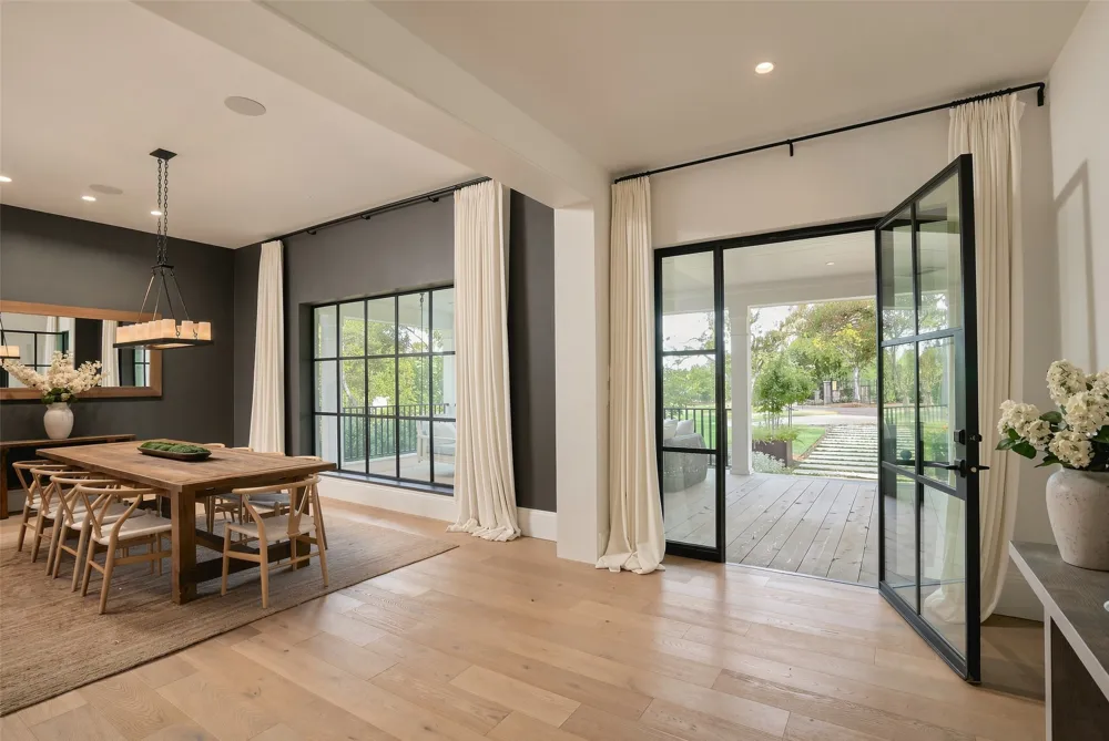 24 Cousteau Lane Austin, TX 78746