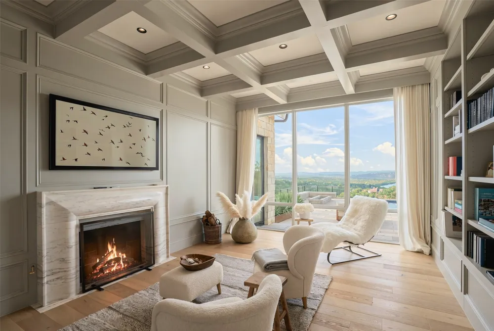 24 Cousteau Lane Austin, TX 78746