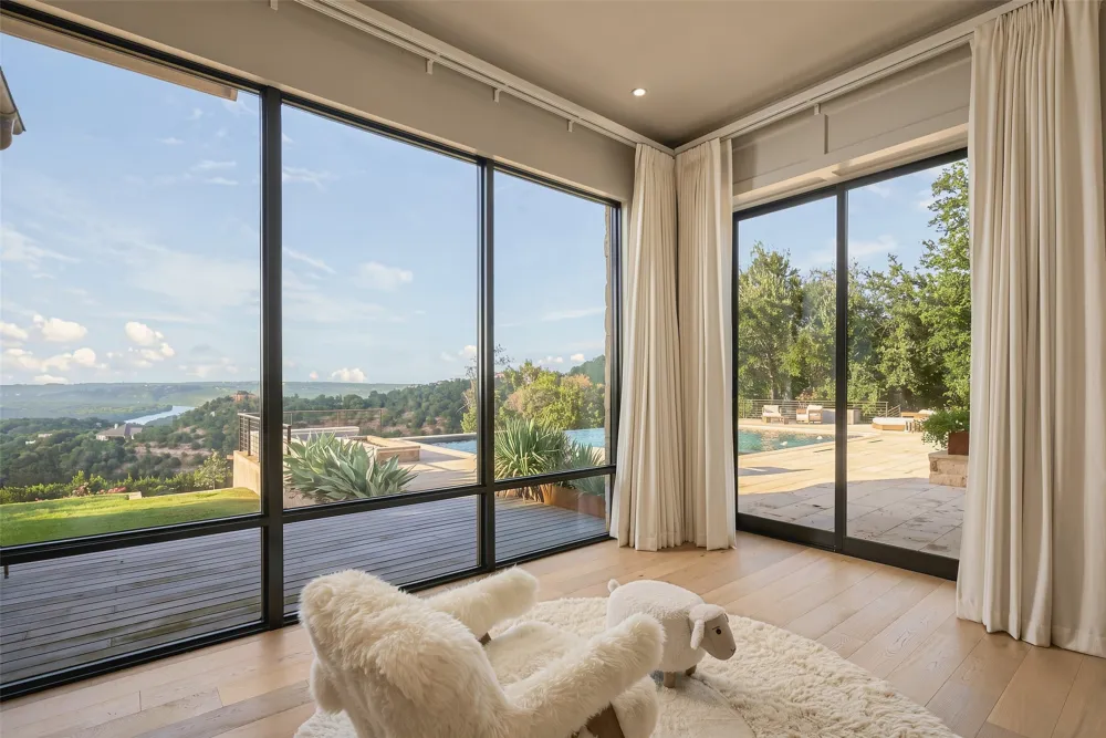 24 Cousteau Lane Austin, TX 78746