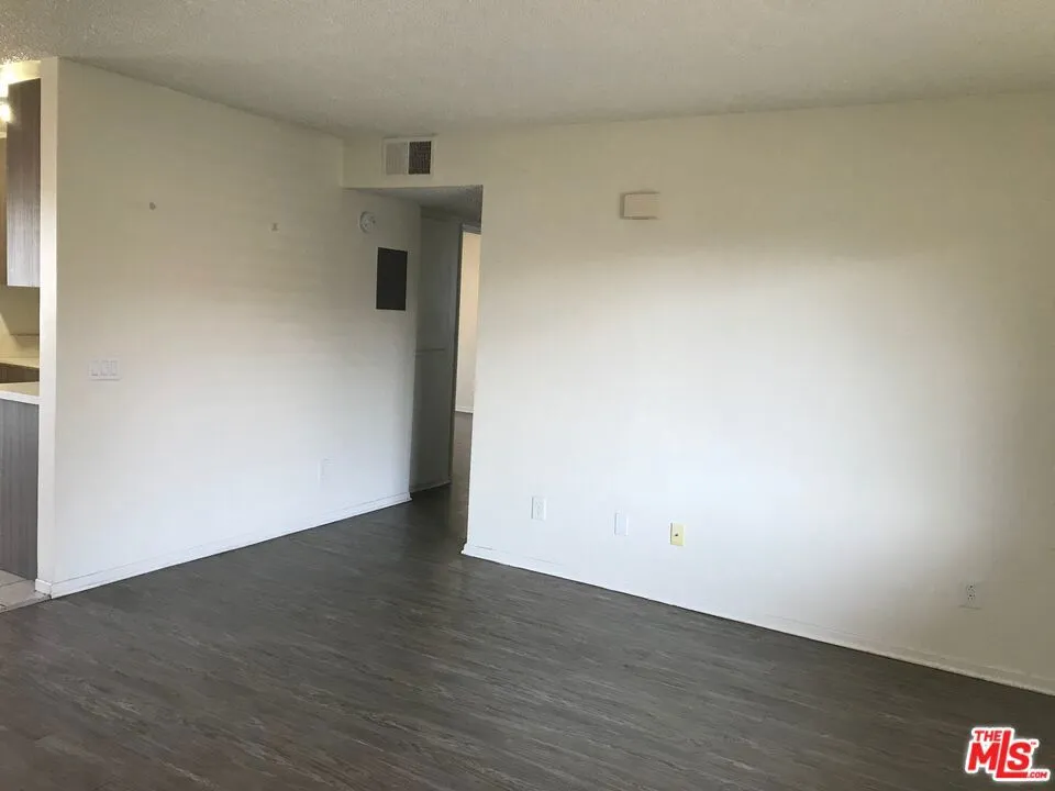 7756 Laurel Canyon Boulevard #13 Los Angeles, CA 91605