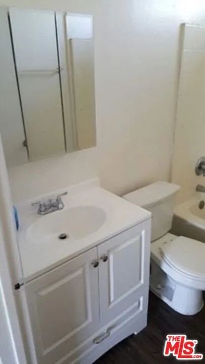 7756 Laurel Canyon Boulevard #13 Los Angeles, CA 91605