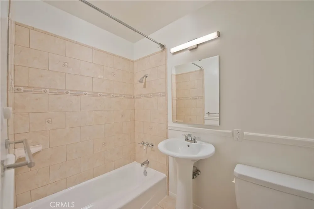 5106 Enfield Avenue Encino, CA 91316
