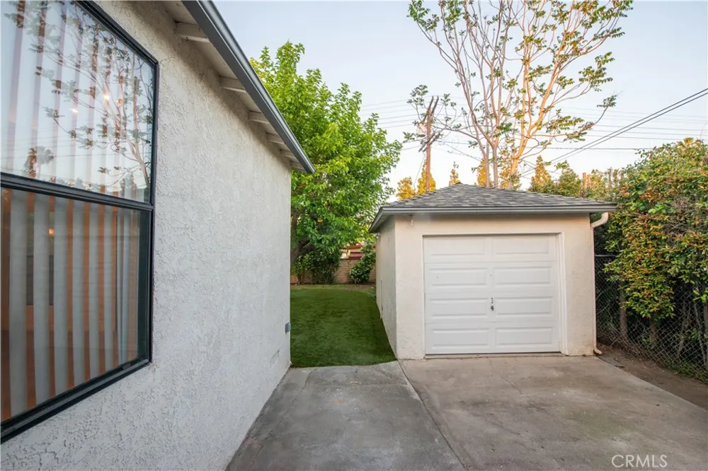 5106 Enfield Avenue Encino, CA 91316