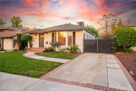 5106 Enfield Avenue