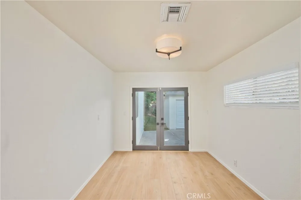 5106 Enfield Avenue Encino, CA 91316