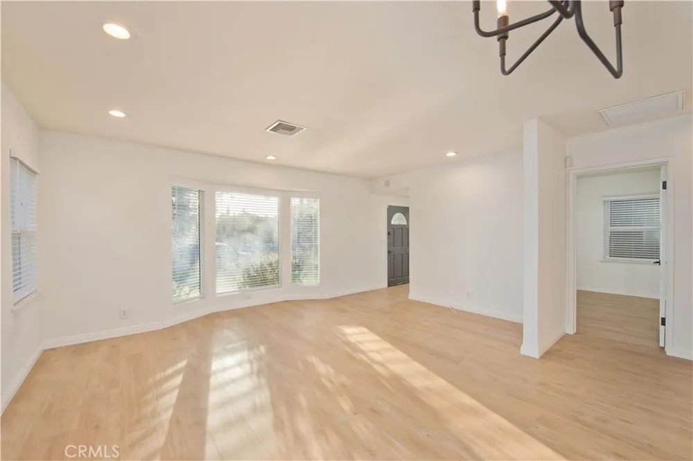 5106 Enfield Avenue Encino, CA 91316