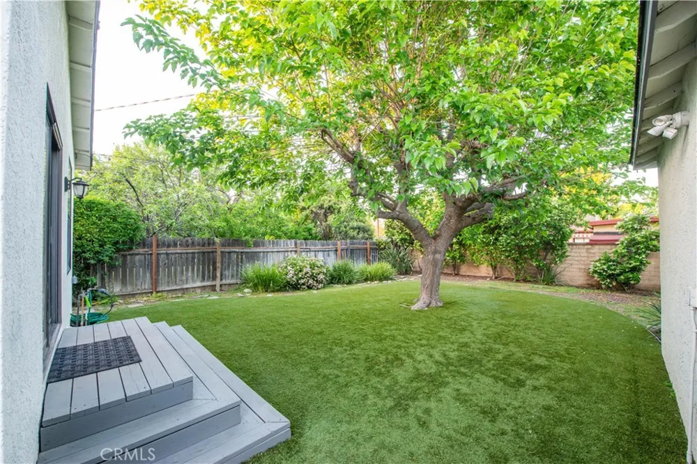 5106 Enfield Avenue Encino, CA 91316