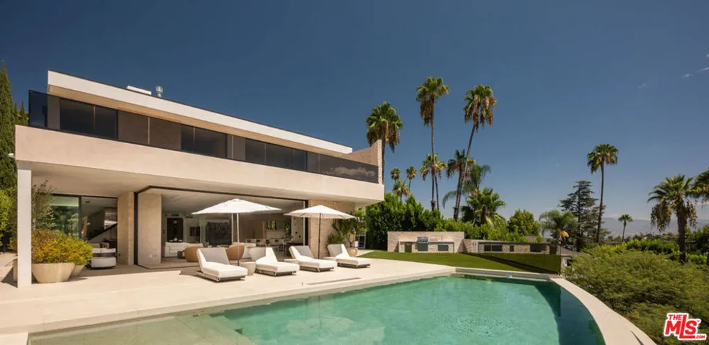 16988 Strawberry Drive Los Angeles, CA 91436