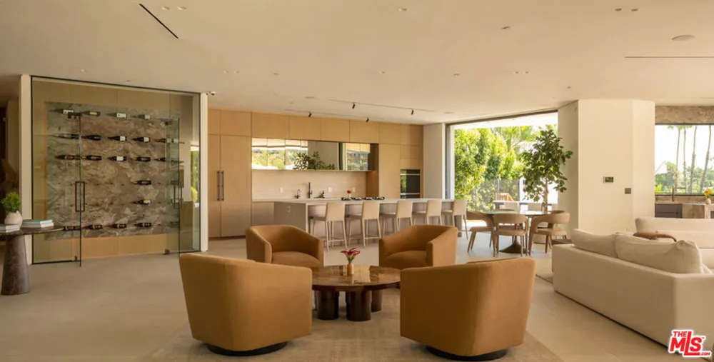 16988 Strawberry Drive Los Angeles, CA 91436