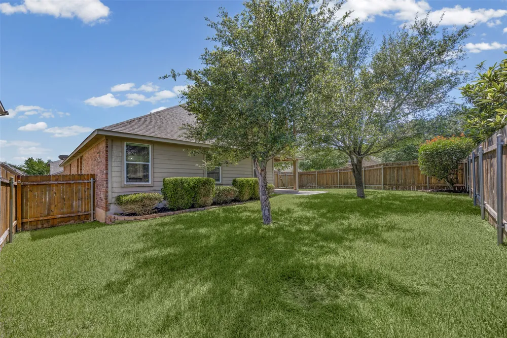 2300 Ambling Trail Pflugerville, TX 78660