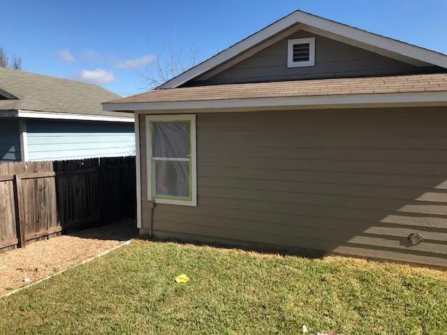 9217 Rowlands Sayle Road Austin, TX 78744