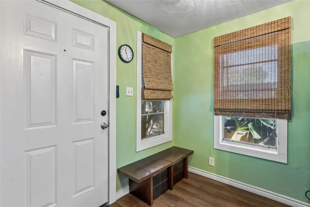 734 Neches Street Lockhart, TX 78644