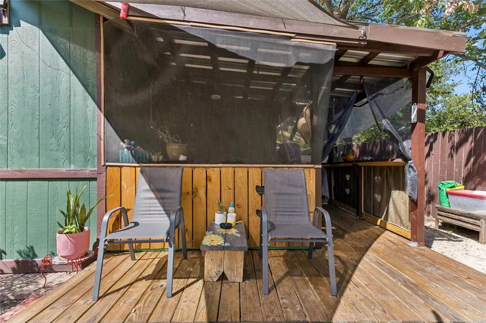 734 Neches Street Lockhart, TX 78644