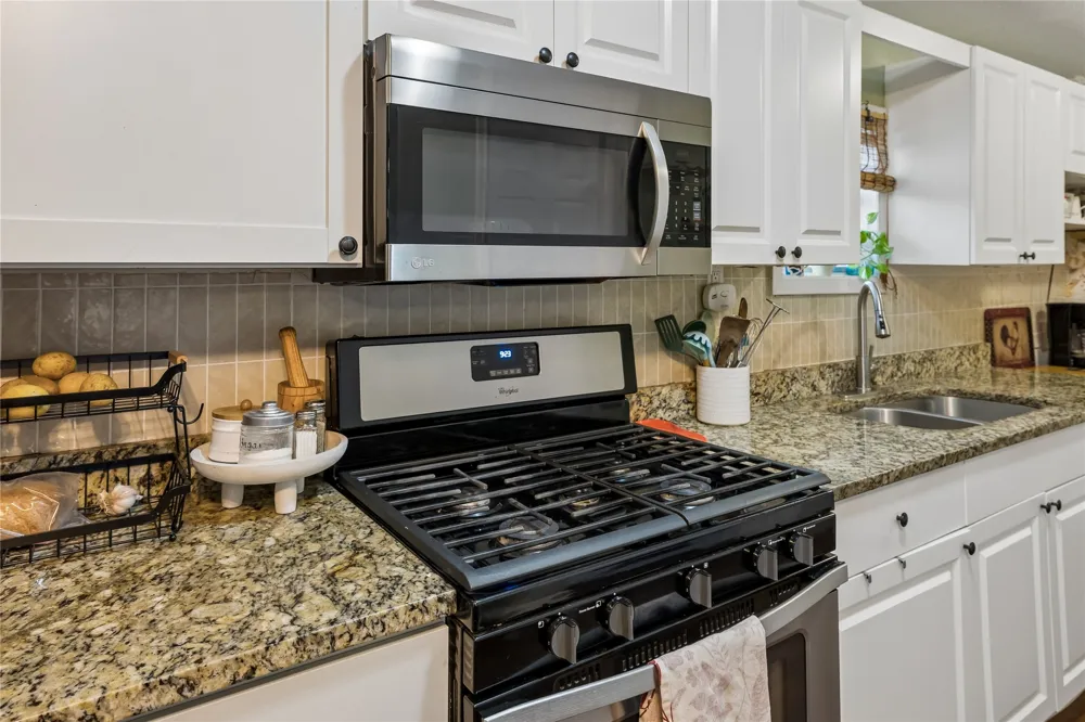 734 Neches Street Lockhart, TX 78644