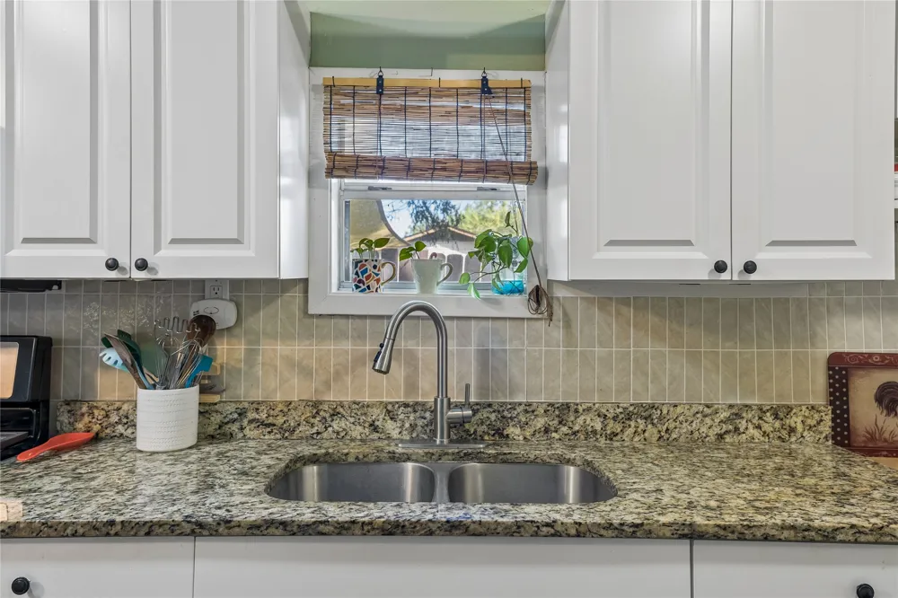 734 Neches Street Lockhart, TX 78644