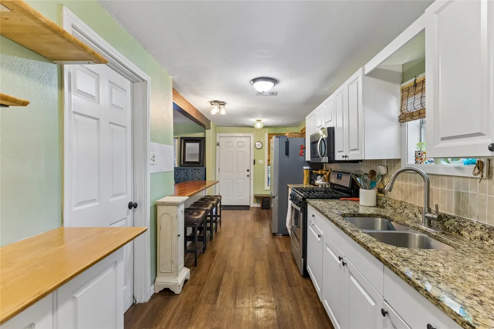 734 Neches Street Lockhart, TX 78644