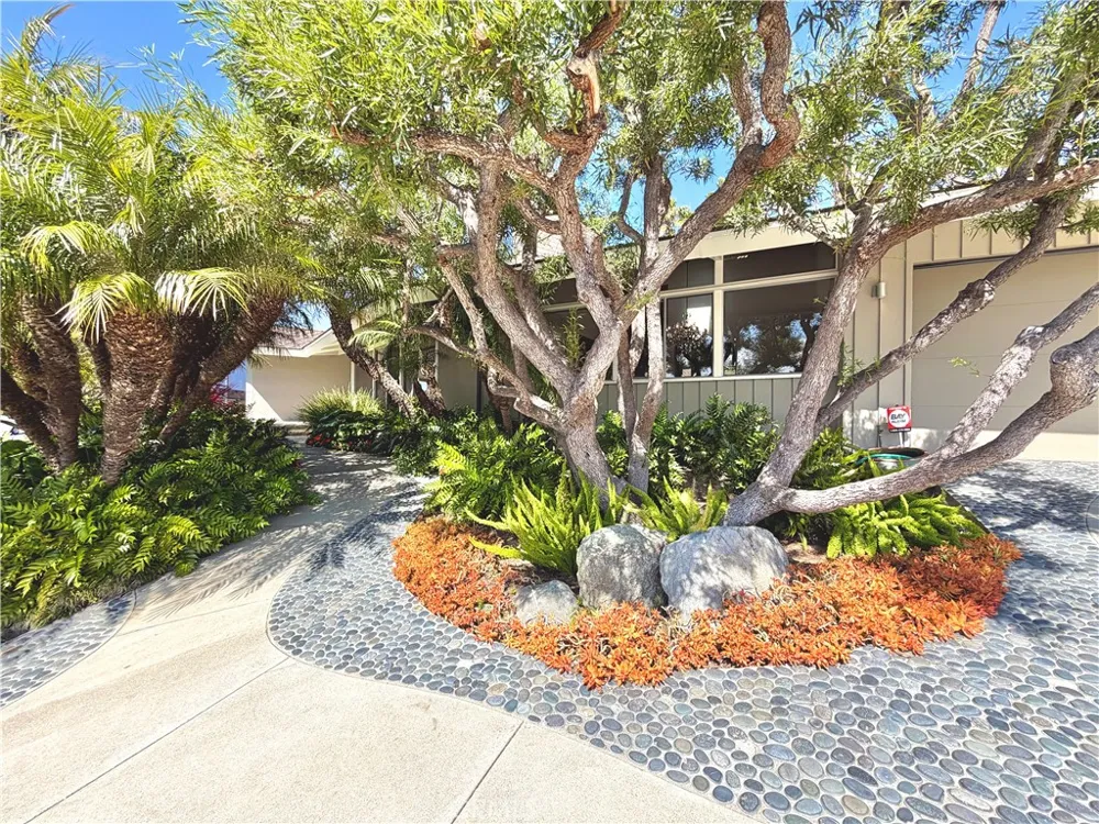 2490 Monaco Drive Laguna Beach, CA 92651
