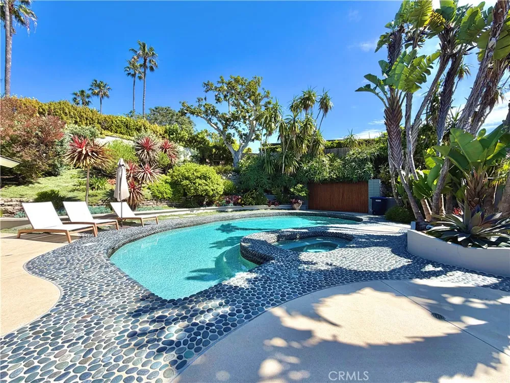 2490 Monaco Drive Laguna Beach, CA 92651