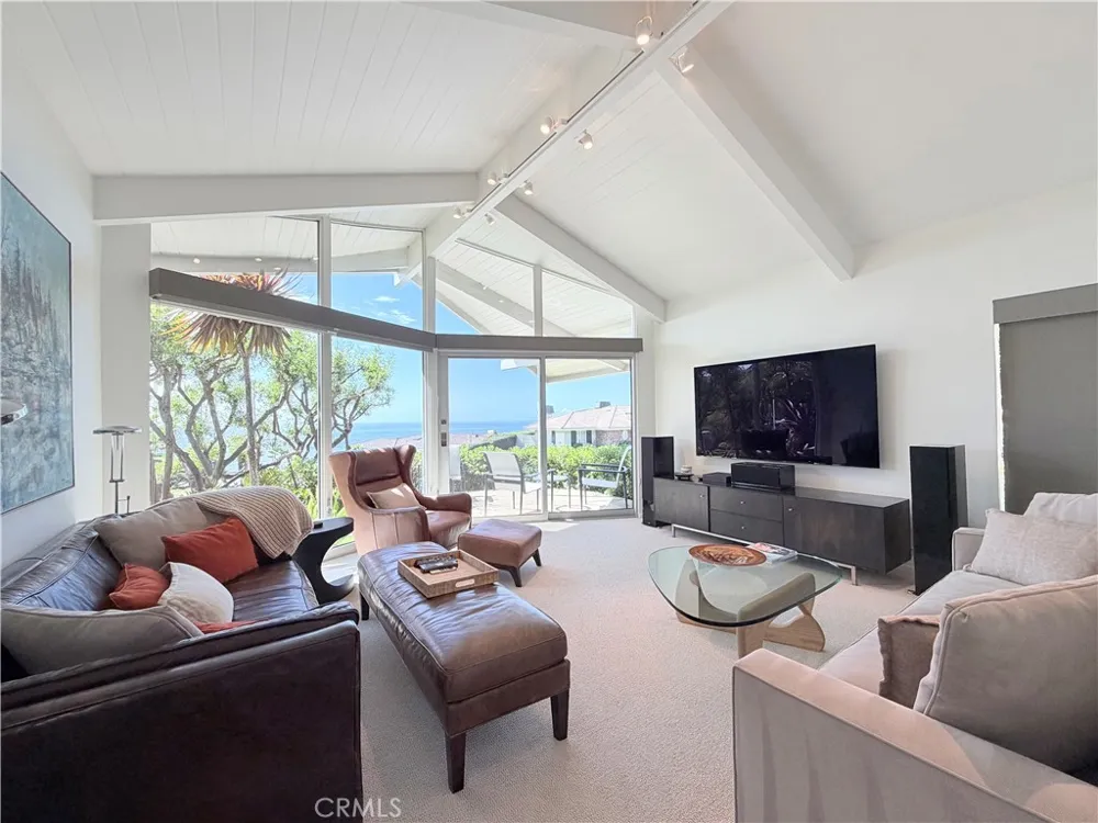 2490 Monaco Drive Laguna Beach, CA 92651