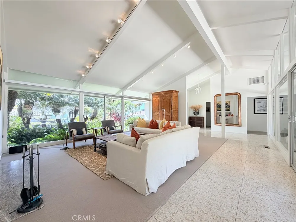 2490 Monaco Drive Laguna Beach, CA 92651