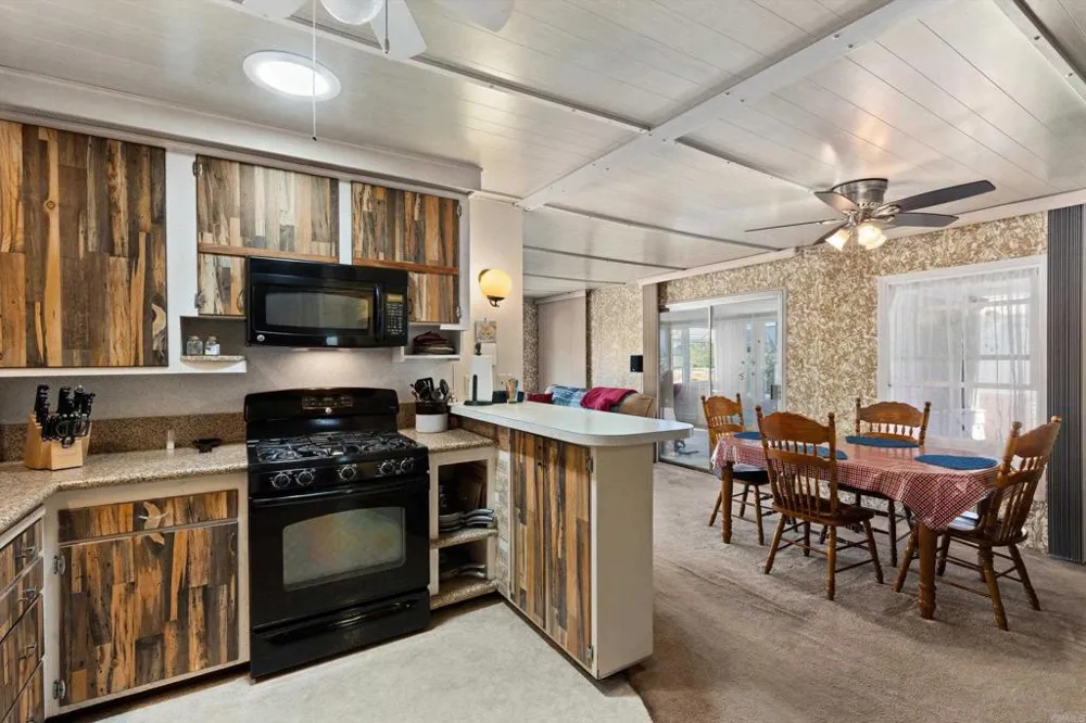 718 Sycamore  Ave #202 Vista, CA 92083