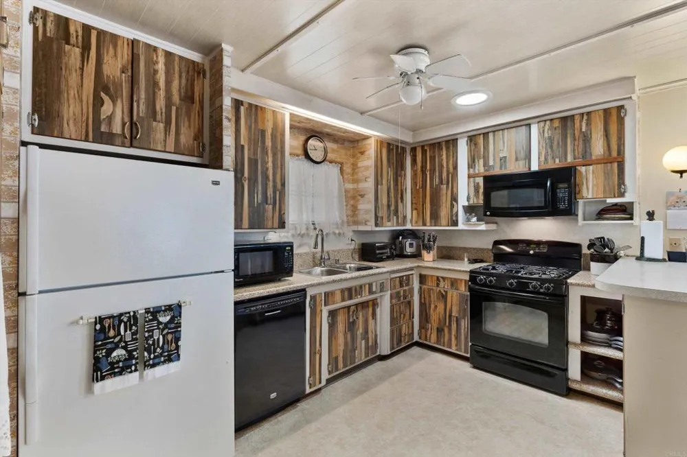 718 Sycamore  Ave #202 Vista, CA 92083