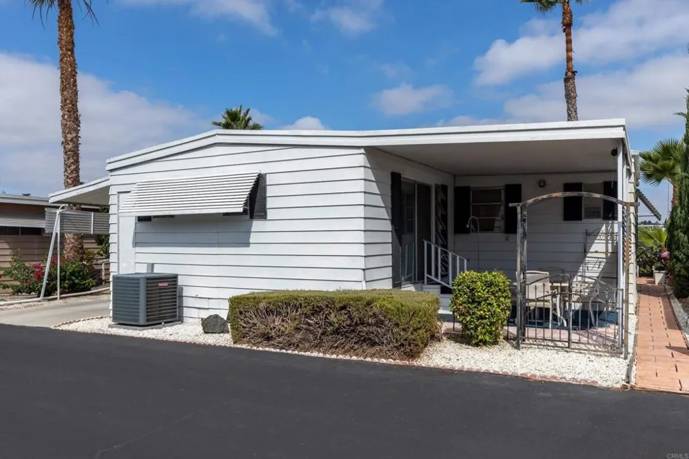 718 Sycamore  Ave #202 Vista, CA 92083