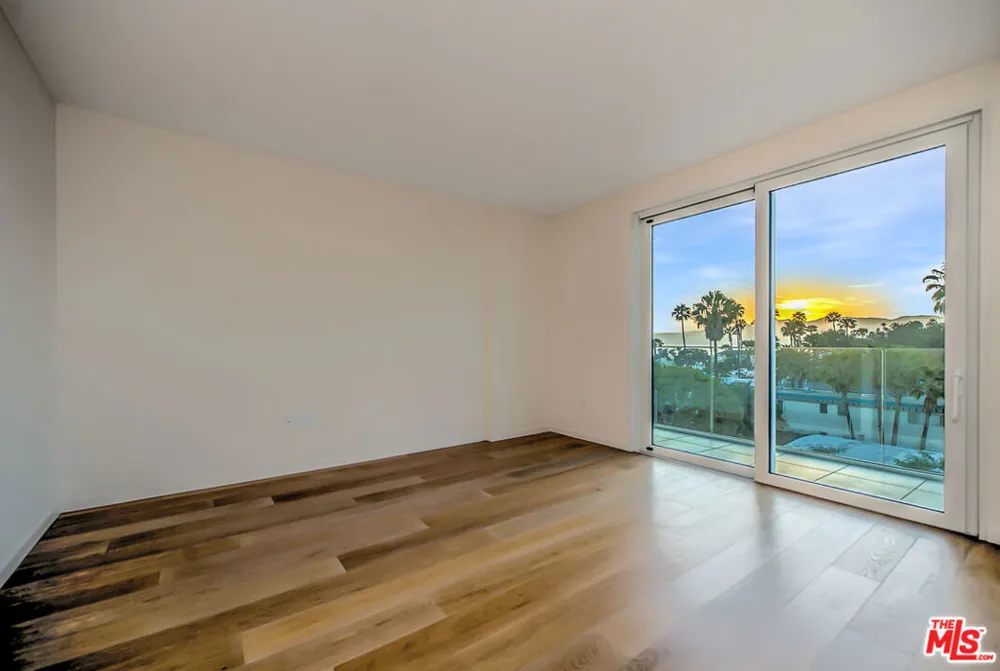1705 Ocean Avenue #405 Santa Monica, CA 90401