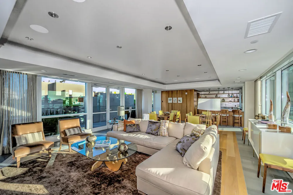 1705 Ocean Avenue #405 Santa Monica, CA 90401