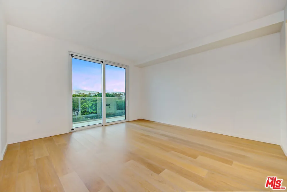 1705 Ocean Avenue #405 Santa Monica, CA 90401
