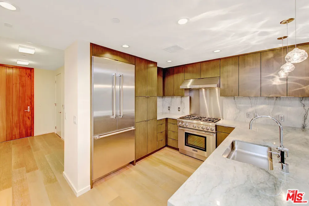 1705 Ocean Avenue #405 Santa Monica, CA 90401