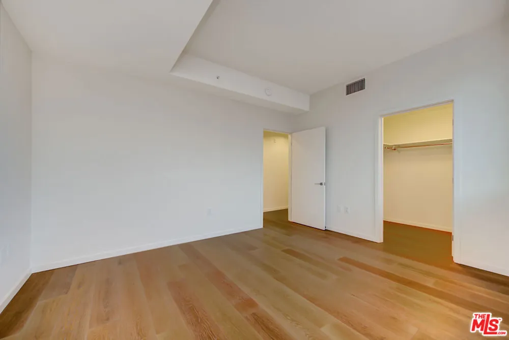 1705 Ocean Avenue #405 Santa Monica, CA 90401