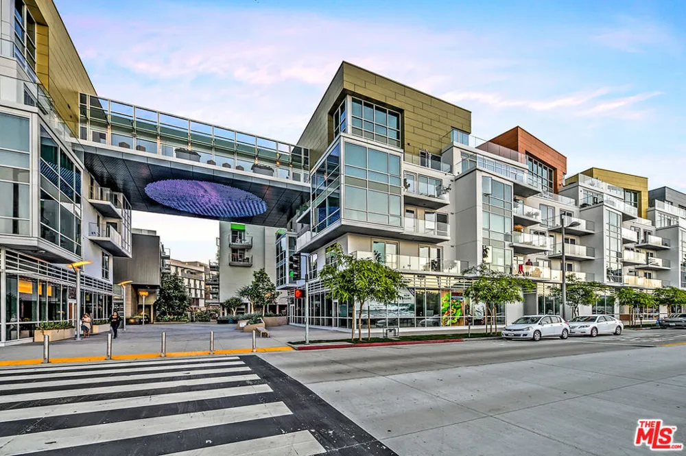 1705 Ocean Avenue #405 Santa Monica, CA 90401