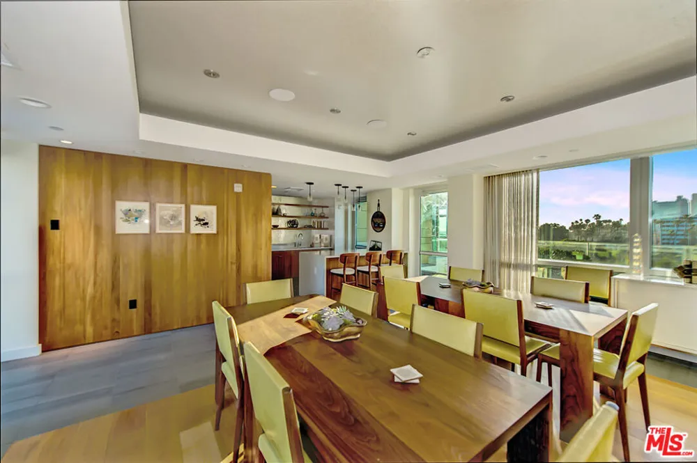 1705 Ocean Avenue #405 Santa Monica, CA 90401
