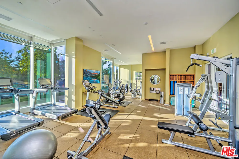 1705 Ocean Avenue #405 Santa Monica, CA 90401
