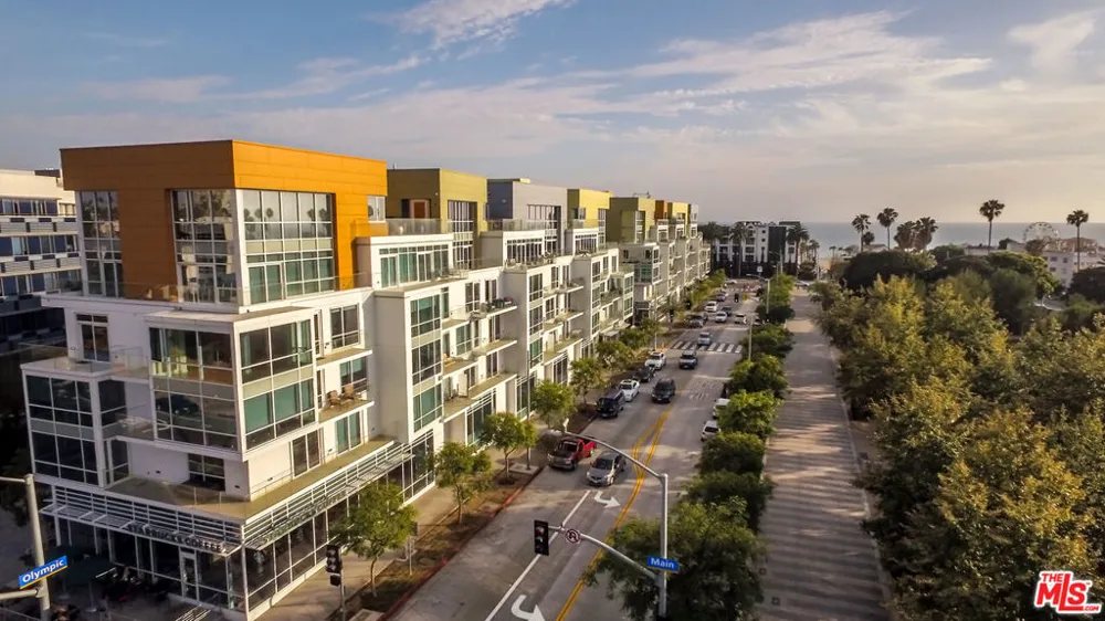 1705 Ocean Avenue #405 Santa Monica, CA 90401