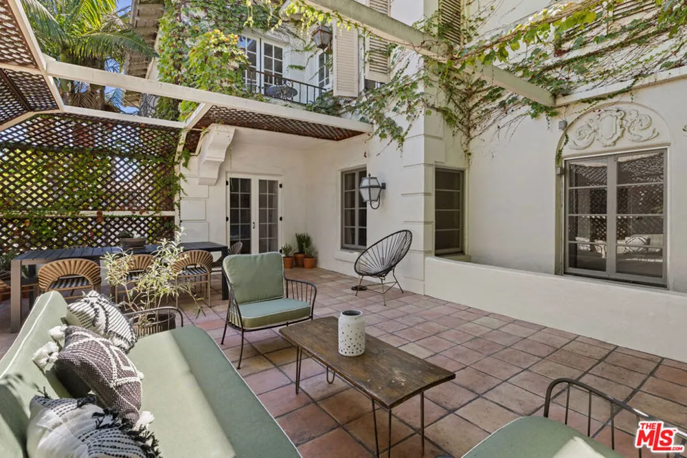 450 Sycamore Avenue #4 Los Angeles, CA 90036