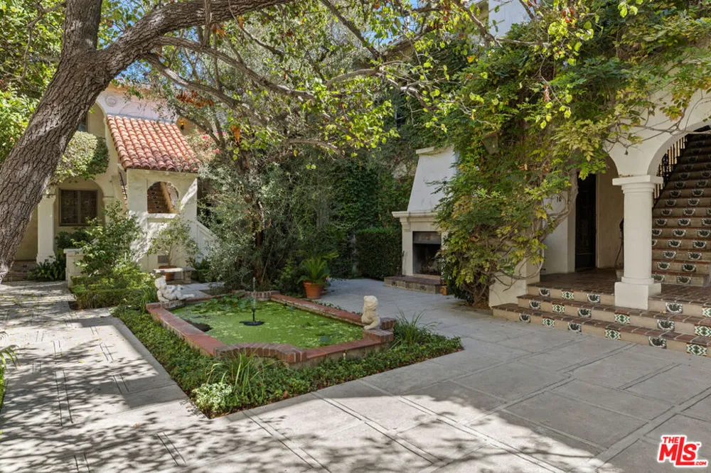 450 Sycamore Avenue #4 Los Angeles, CA 90036