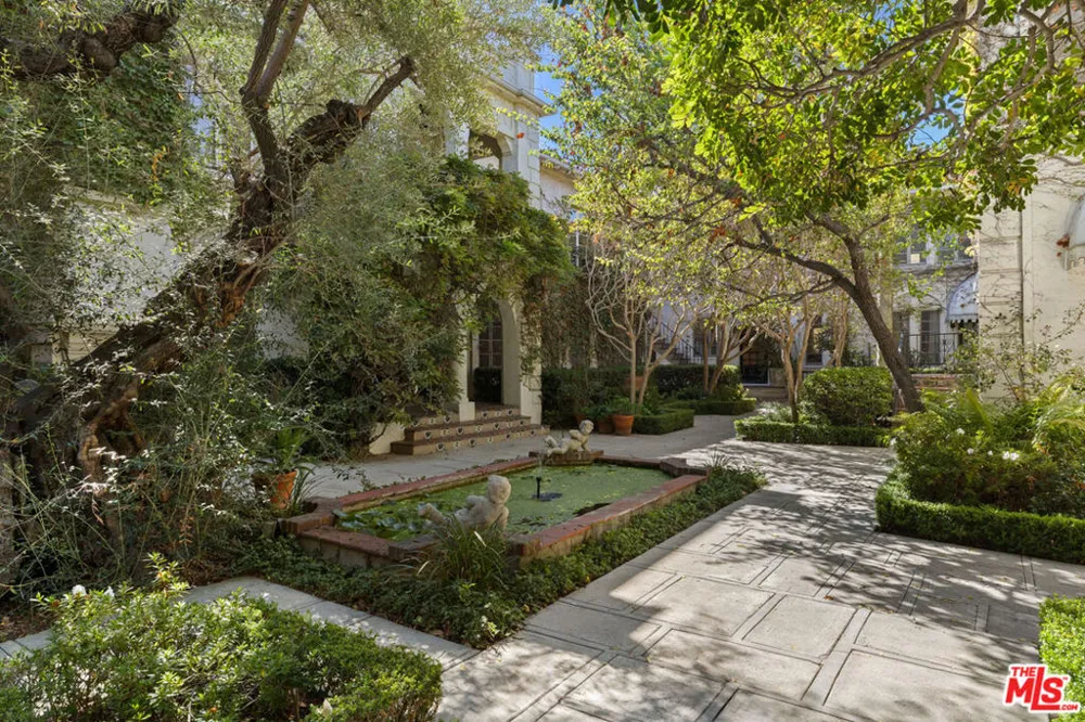 450 Sycamore Avenue #4 Los Angeles, CA 90036