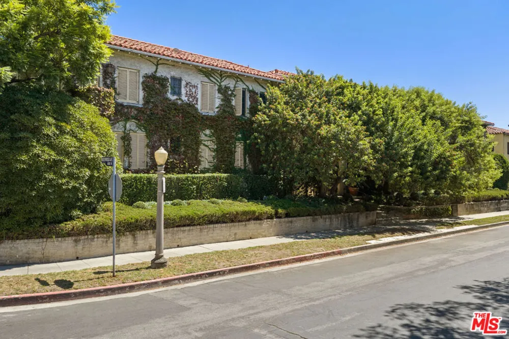 450 Sycamore Avenue #4 Los Angeles, CA 90036