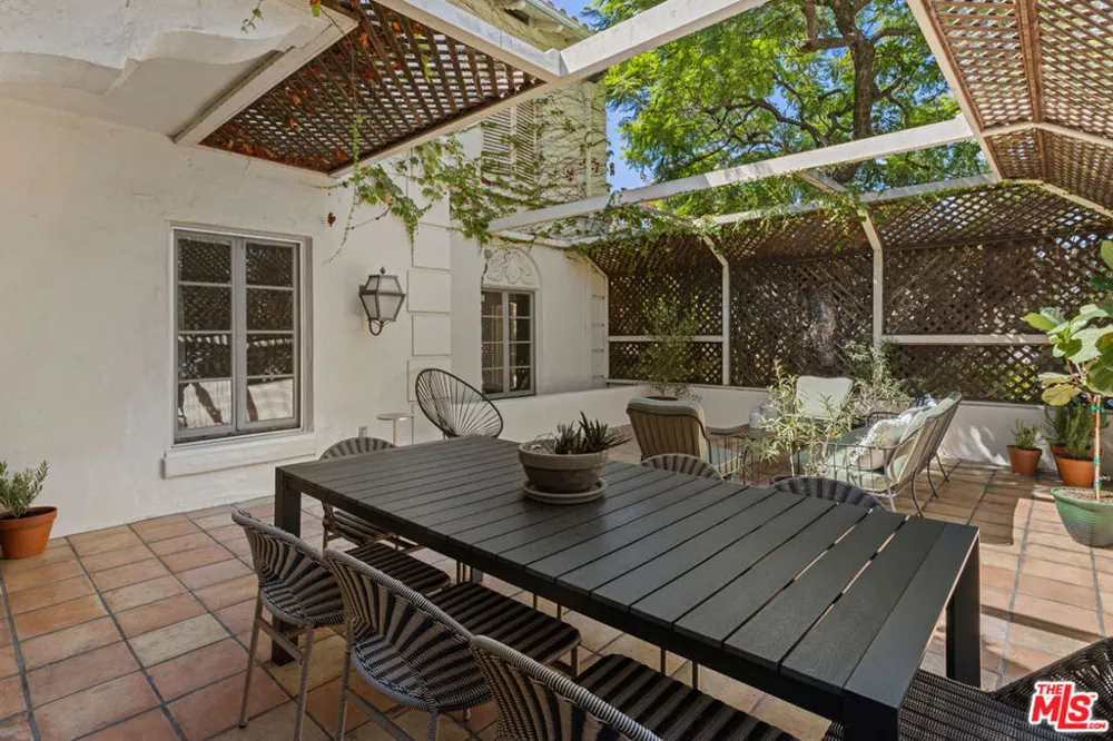 450 Sycamore Avenue #4 Los Angeles, CA 90036