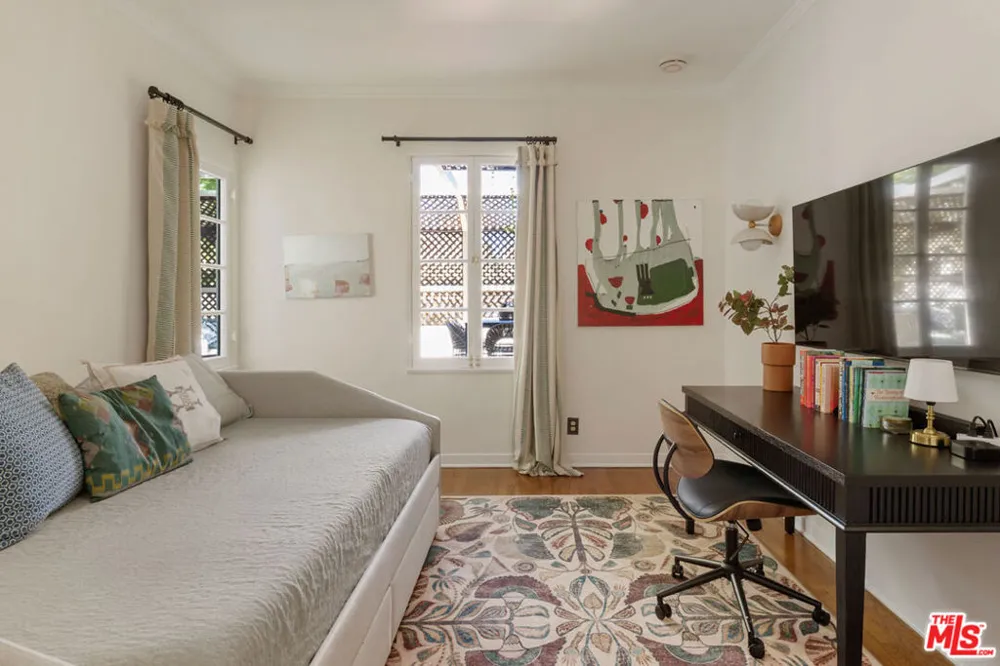 450 Sycamore Avenue #4 Los Angeles, CA 90036