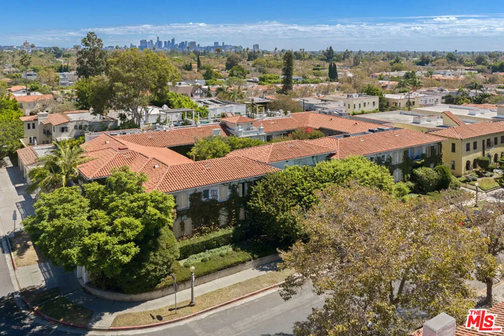 450 Sycamore Avenue #4 Los Angeles, CA 90036