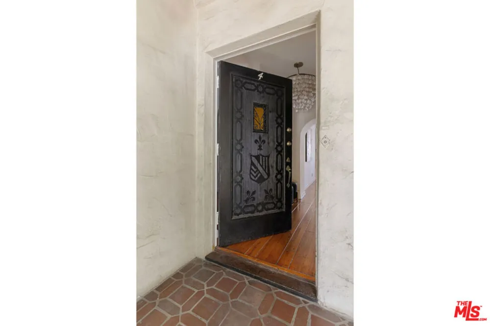 450 Sycamore Avenue #4 Los Angeles, CA 90036