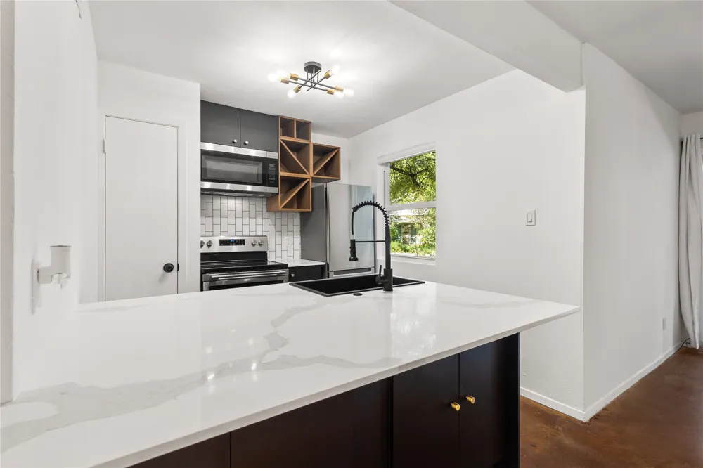 2119 Oxford Avenue #B Austin, TX 78704